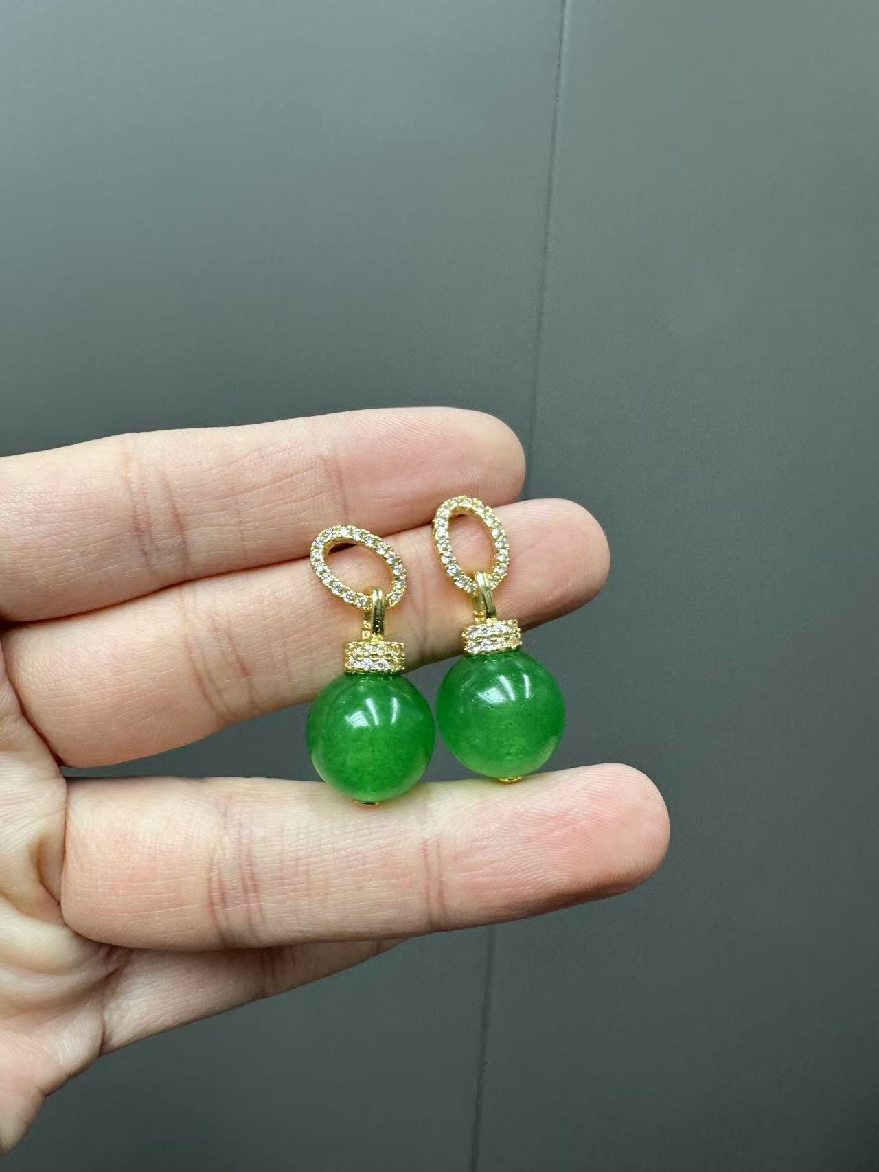 翡翠冰阳绿14k设计款圆珠耳针