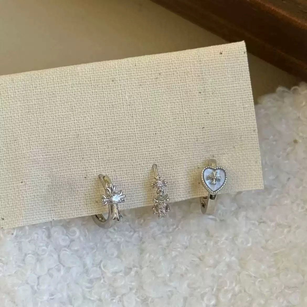 铜合金耳饰 1198 甜酷朋克爱心十字架耳扣辣妹耳钉小众叠戴耳饰