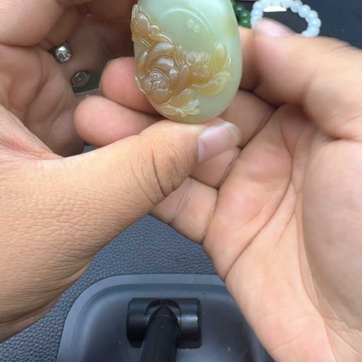 颈饰未镶嵌和田玉临*