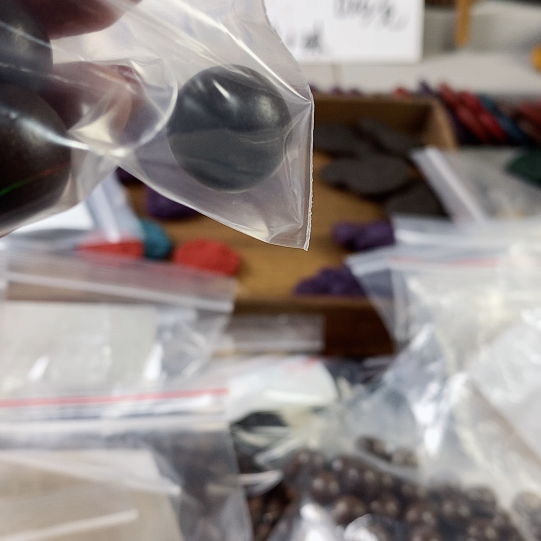 月*儿微瑕多宝64拼37