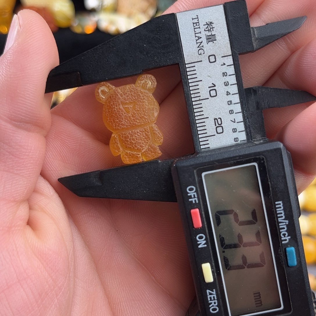 蜜蜡未镶嵌珠宝奇石