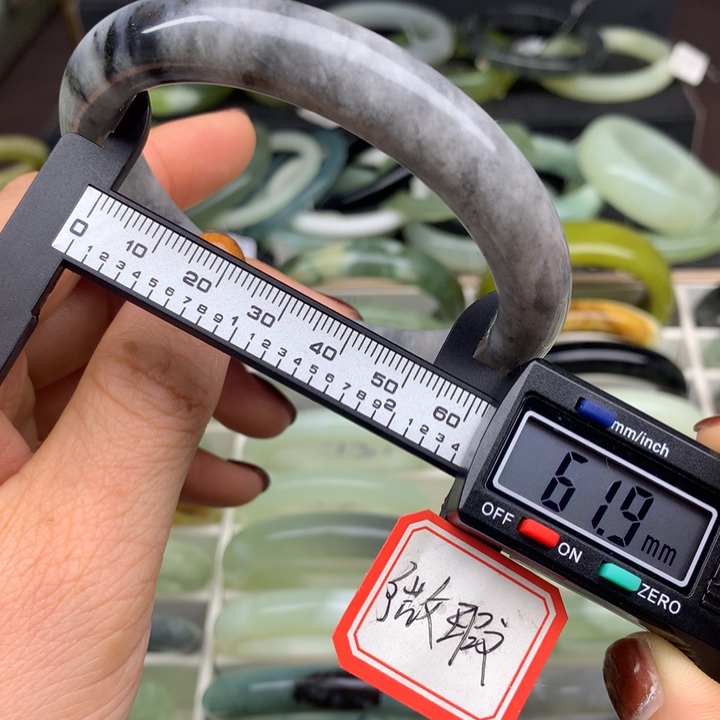 蛇纹石玉未镶嵌手镯729