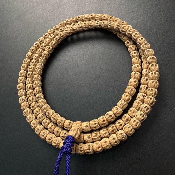 一哥《尸坨林对眼.极御兮》定制级百香籽