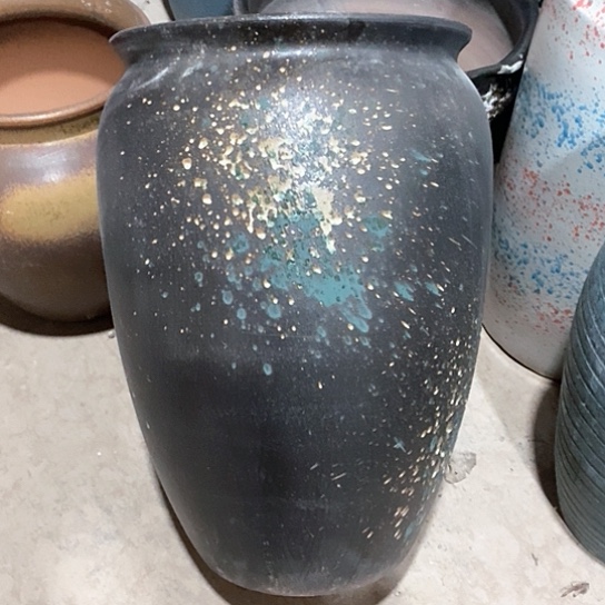 紫砂花盆口26高度41黑烟花