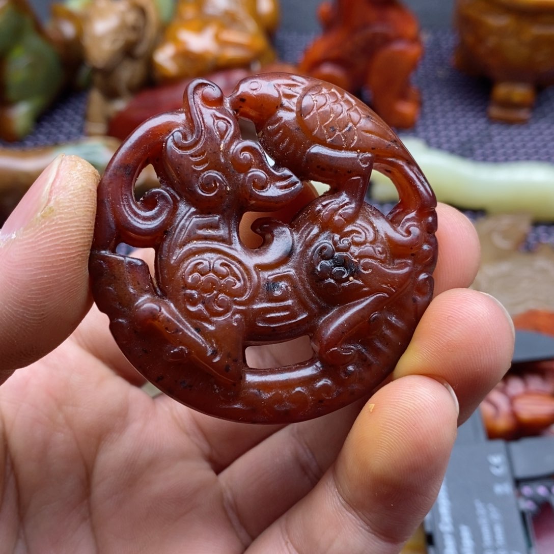 蛇纹石玉颈饰未镶嵌