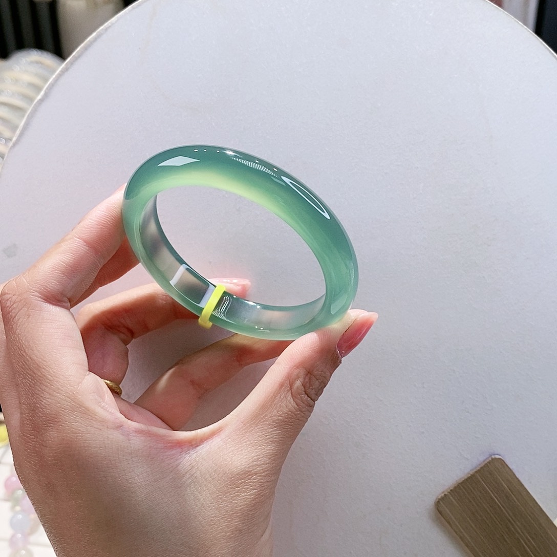 手镯玛瑙/玉髓未镶嵌55