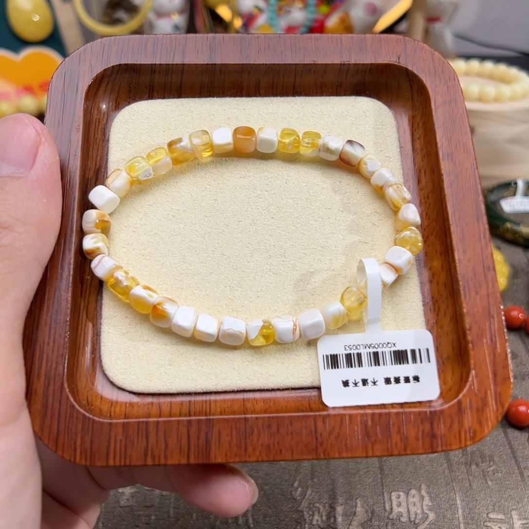 琥珀裸石未镶嵌琥珀裸石未镶嵌191