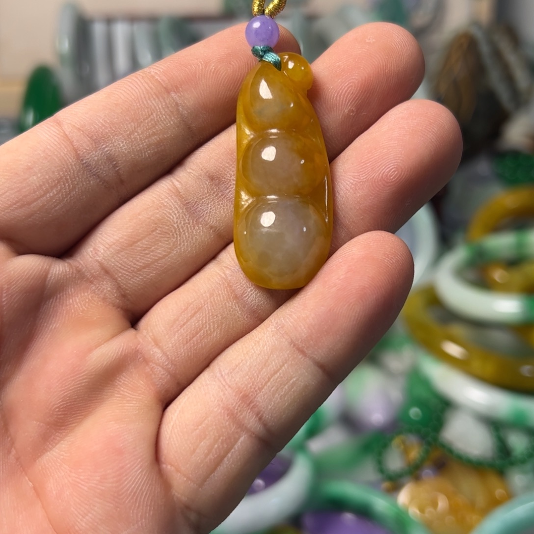 翡翠未镶嵌颈饰吊坠