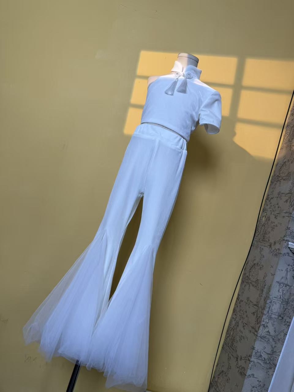 金丝绒套装潮服多巴胺潮服模特走秀潮服时尚宽松阔腿纯色服装