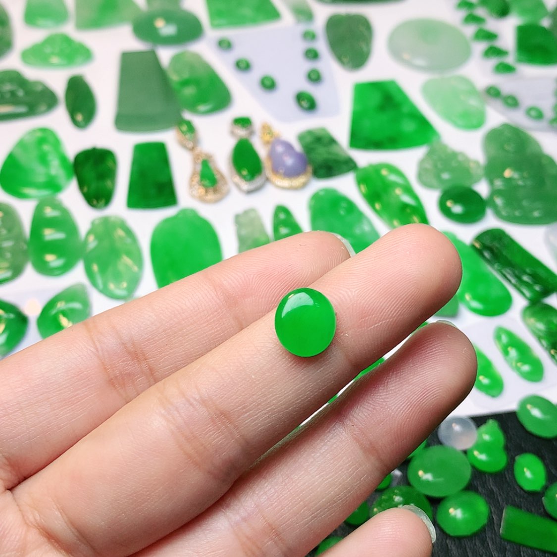 【闪购商品】翡翠颈饰未镶嵌木*?翡翠