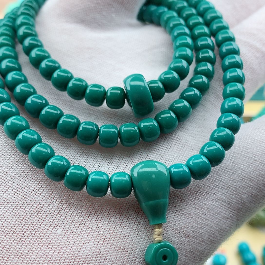 绿松石颈饰未镶嵌