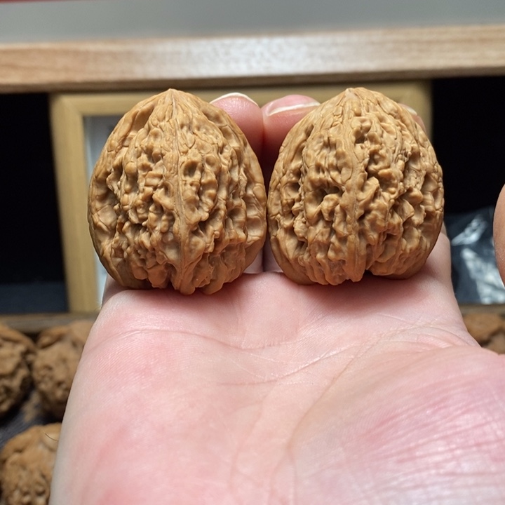 良***足文玩核桃吊坠南疆