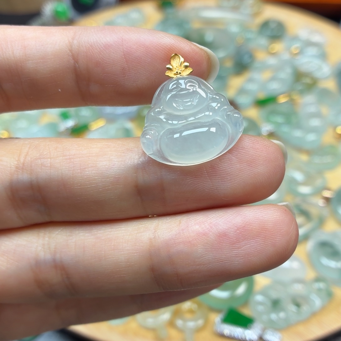 翡翠18K金镶嵌颈饰佛公