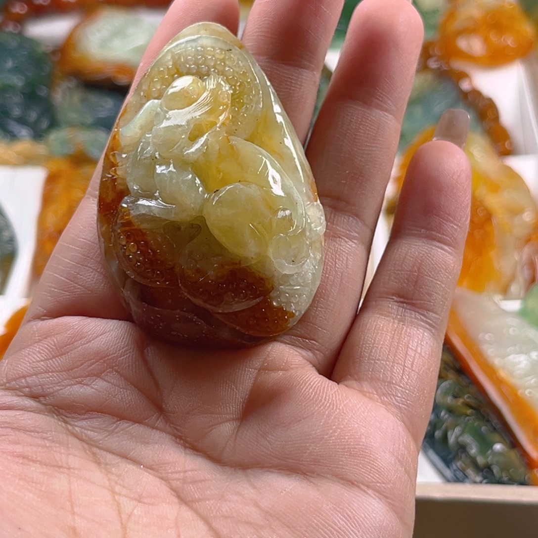 未镶嵌蛇纹石玉颈饰