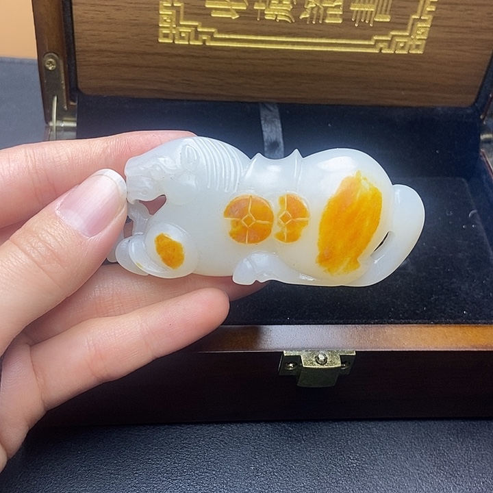 和田玉挂件未镶嵌故*人N