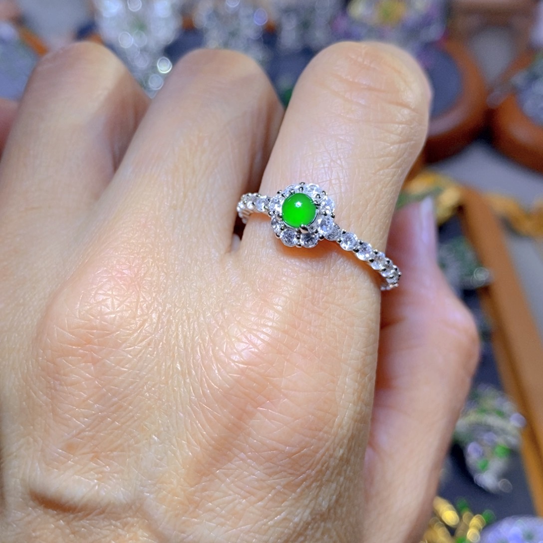 翡翠颈饰银S925镶嵌天然翡翠