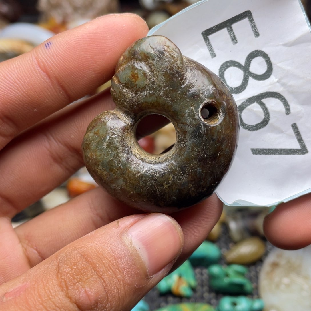 和田玉（糖玉）未镶嵌挂件