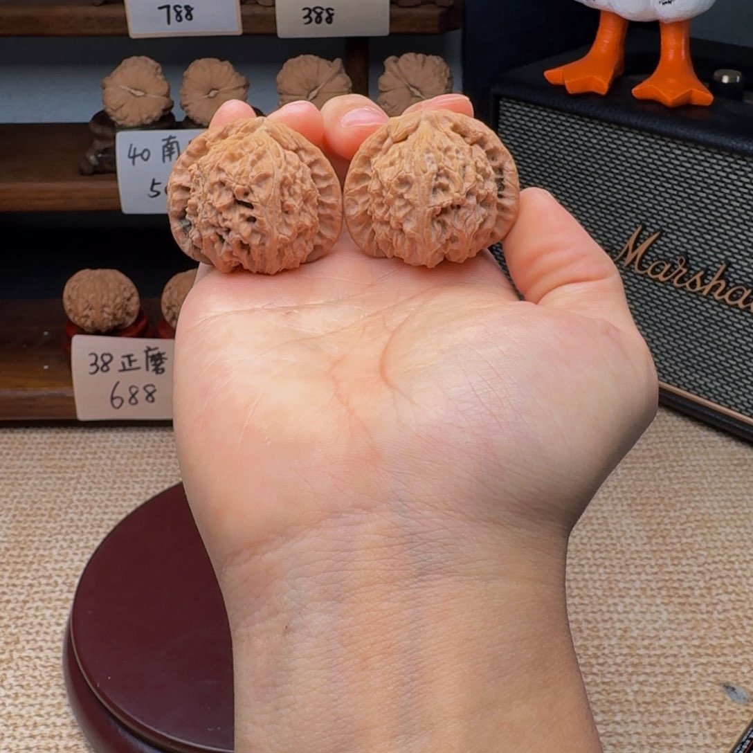 文玩核桃把件4213闷白