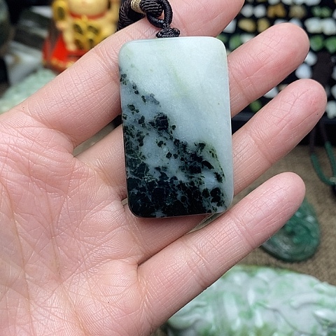 独山玉颈饰未镶嵌