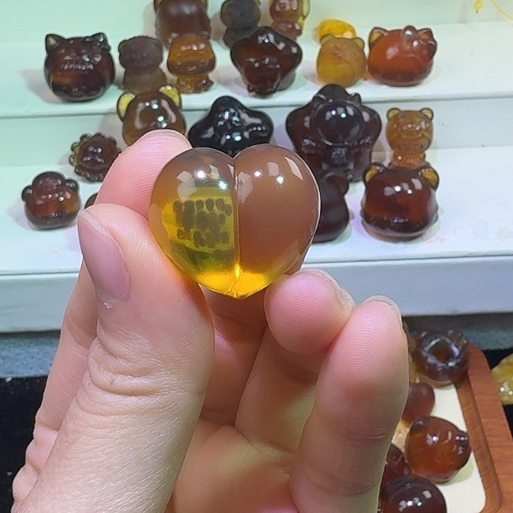 默***凉琥珀未镶嵌裸石琥珀