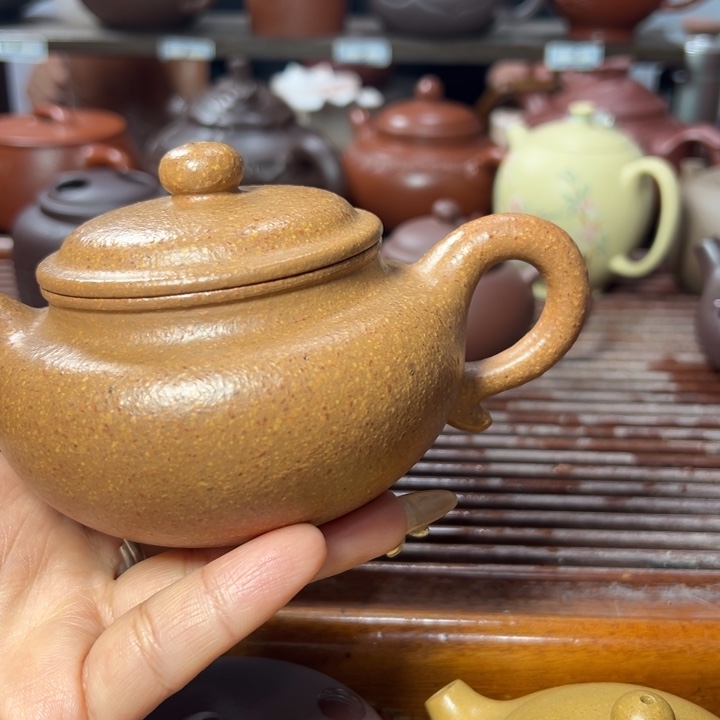 紫砂茶壶一**在紫砂壶等