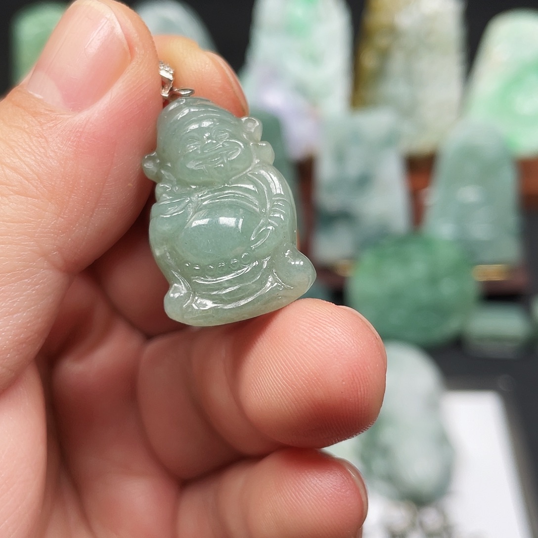 翡翠未镶嵌颈饰财神爷