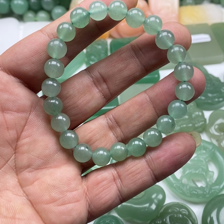 东陵石颈饰未镶嵌