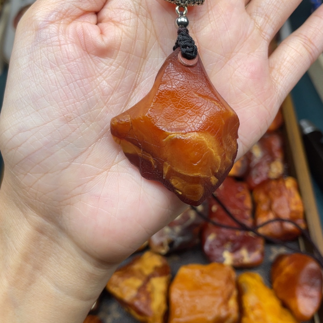 琥珀未镶嵌珠宝奇石