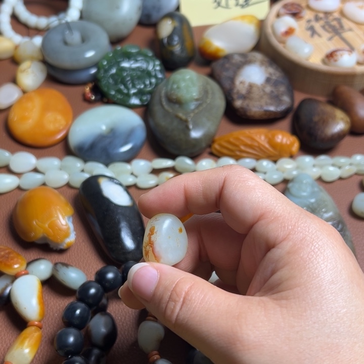 和田玉未镶嵌珠宝奇石