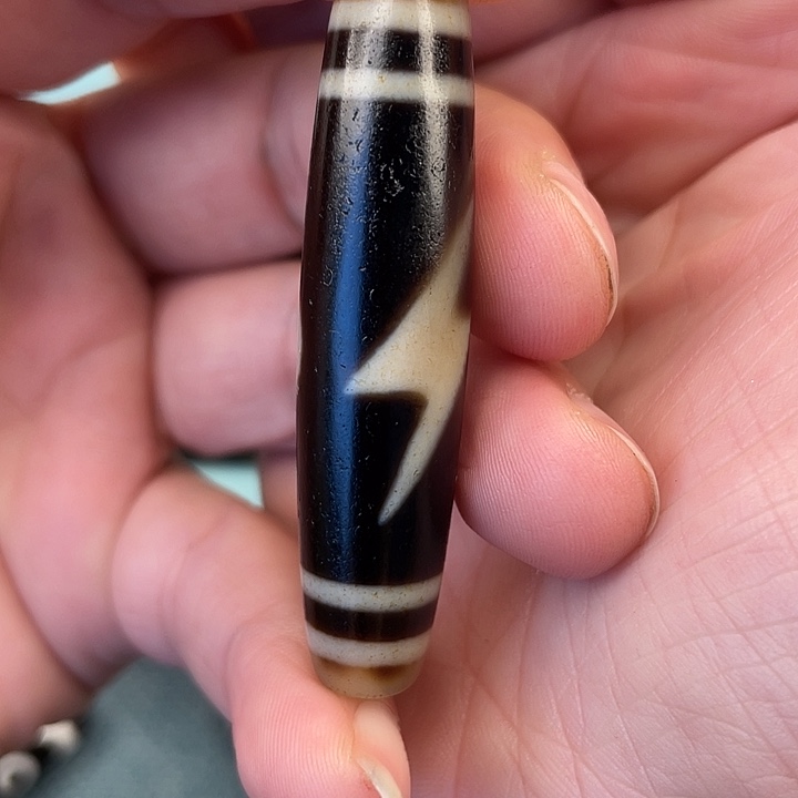 玛瑙吊坠未镶嵌不**见