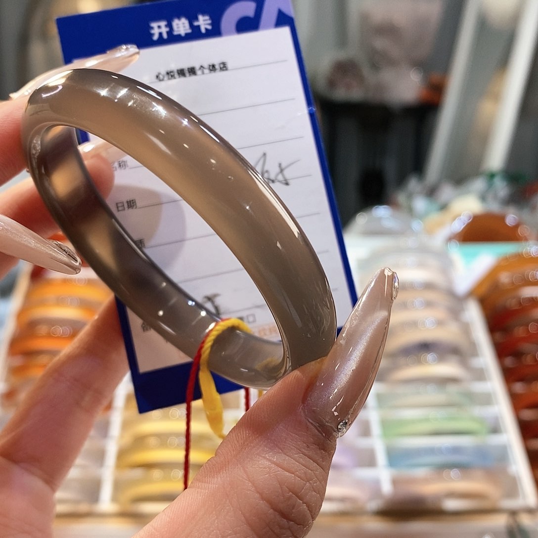 玛瑙/玉髓手镯未镶嵌