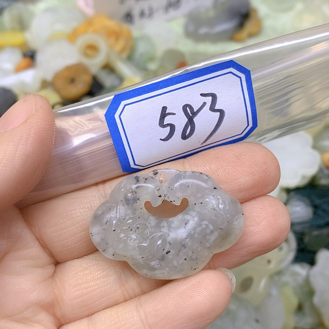 蛇纹石玉颈饰未镶嵌583