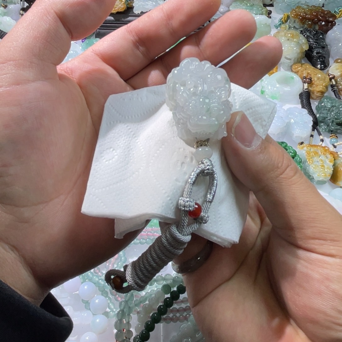 翡翠颈饰未镶嵌天然