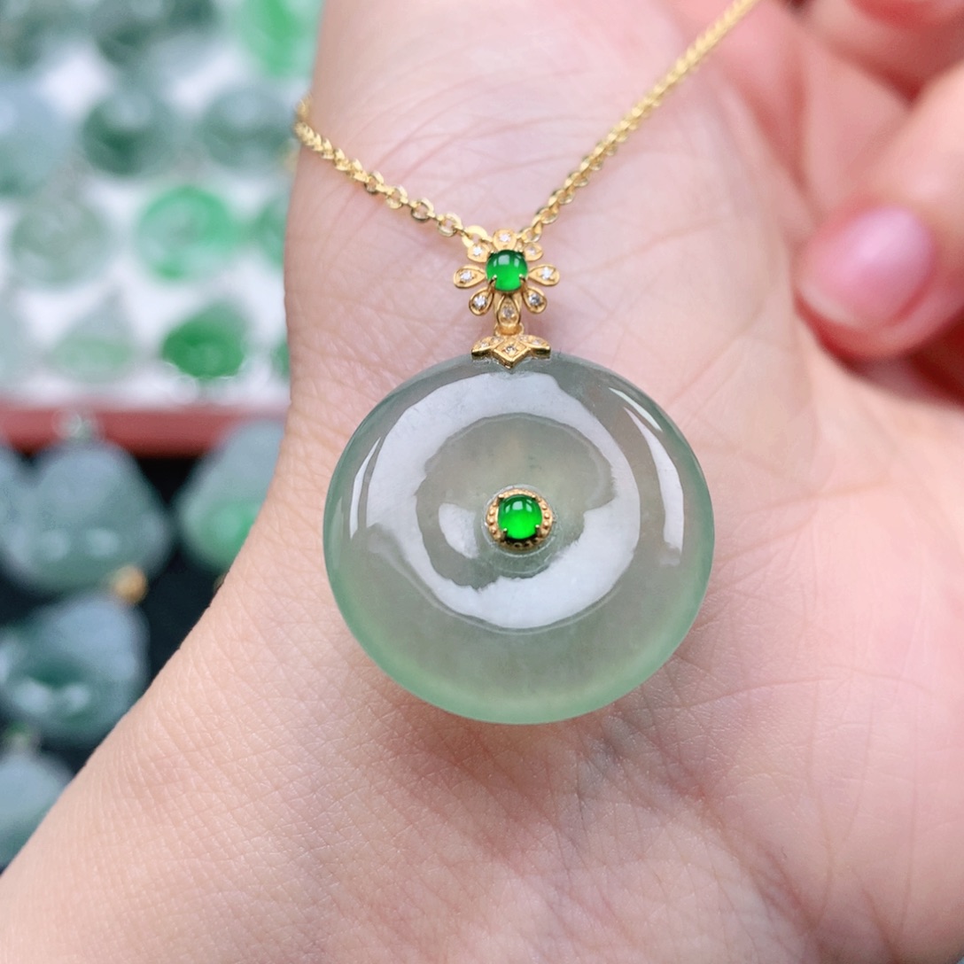 翡翠吊坠(不含链)18K金镶嵌