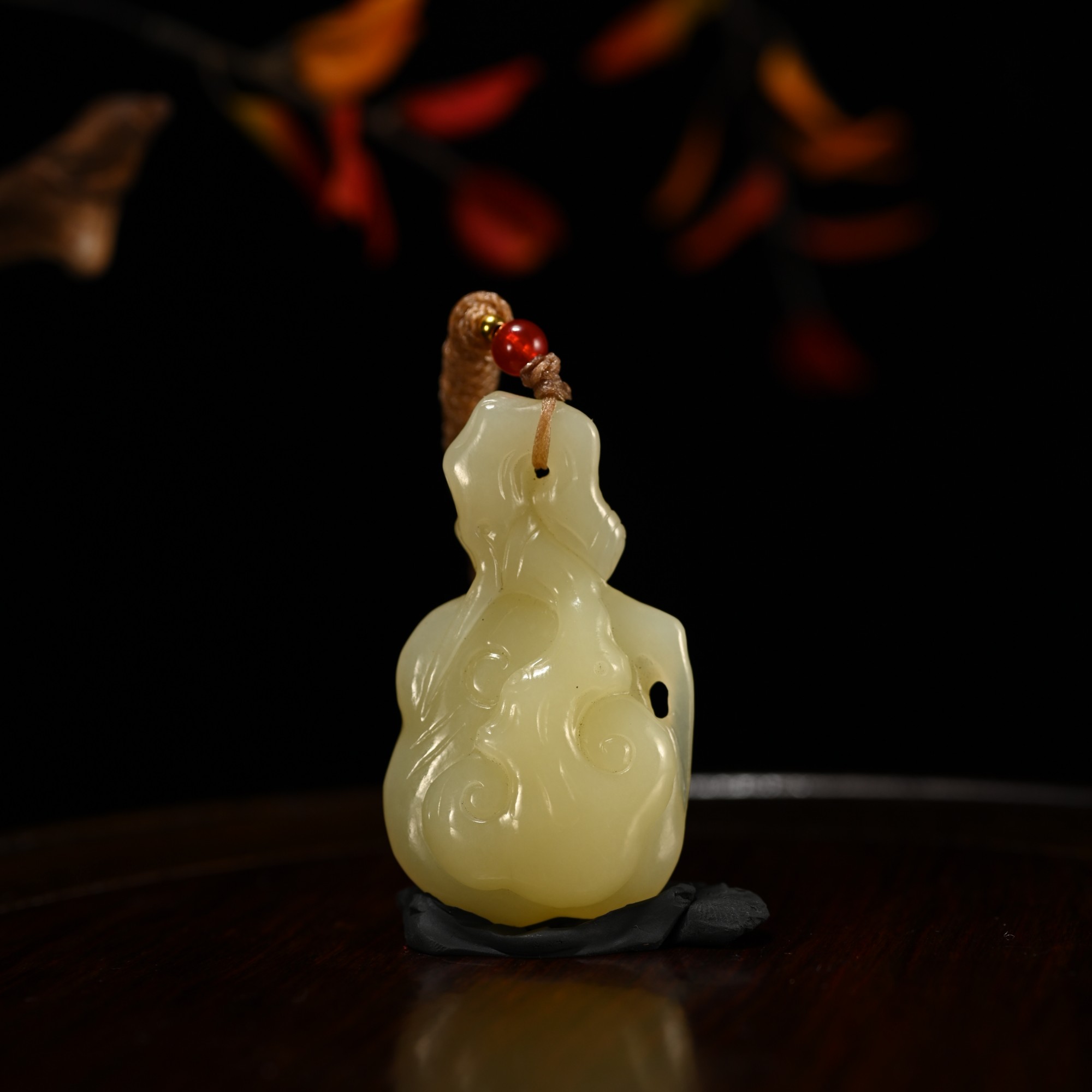 LOT8821 25YU109767和田玉黄玉灵芝挂件/匡时