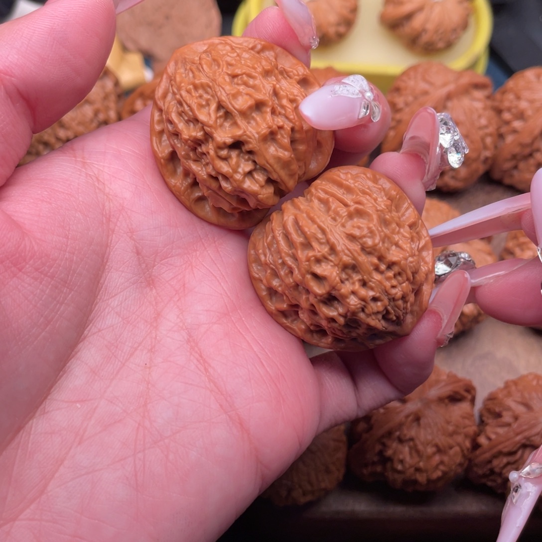 文玩核桃把件全品精配，桃心金牛35