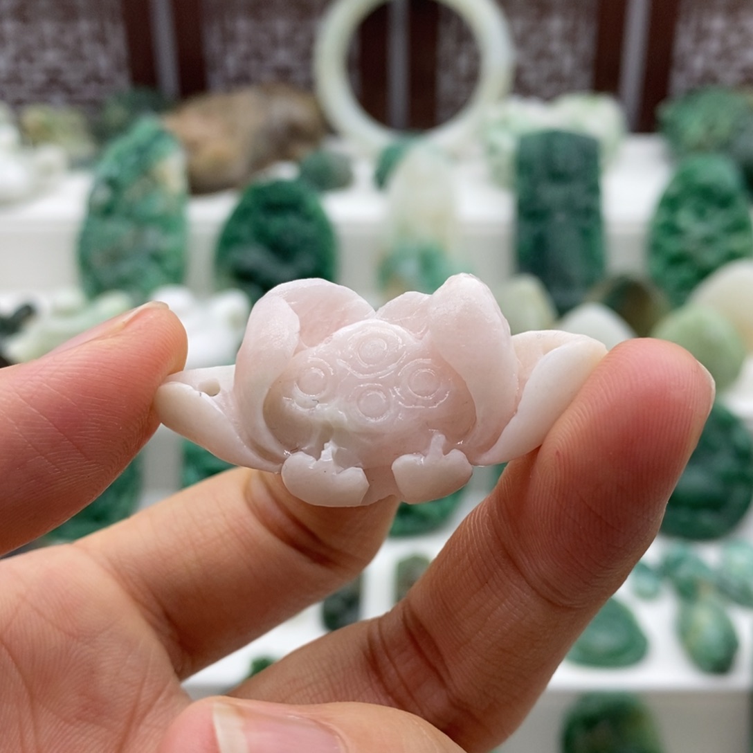 独山玉颈饰未镶嵌