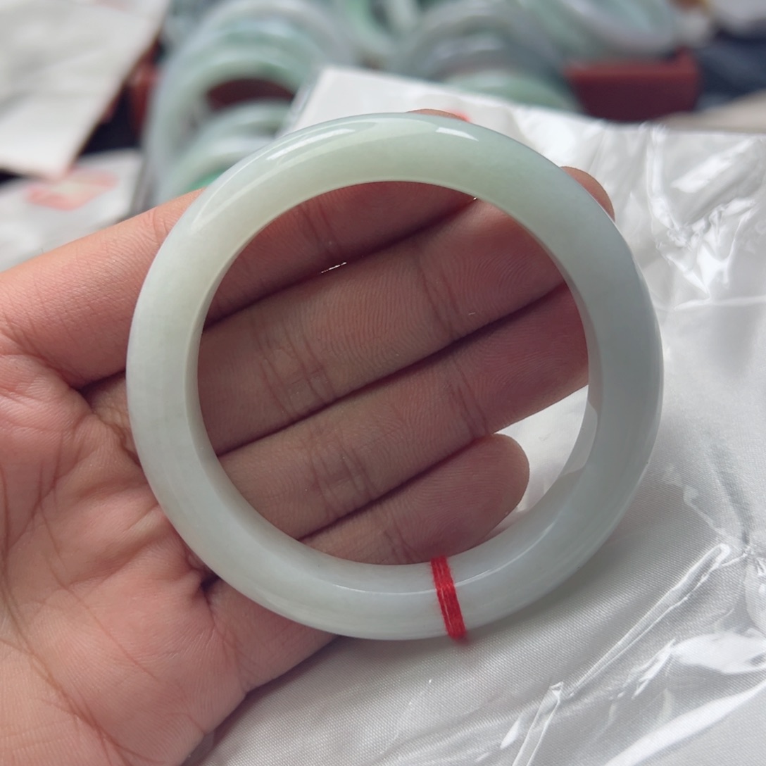 翡翠手镯未镶嵌52.5水润