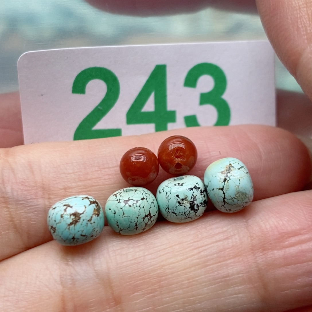 南红玛瑙未镶嵌珠宝奇石