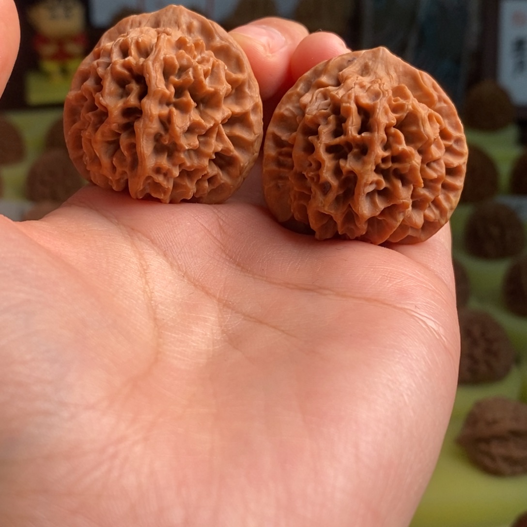 核桃秦岭闷尖狮子头36瑕疵