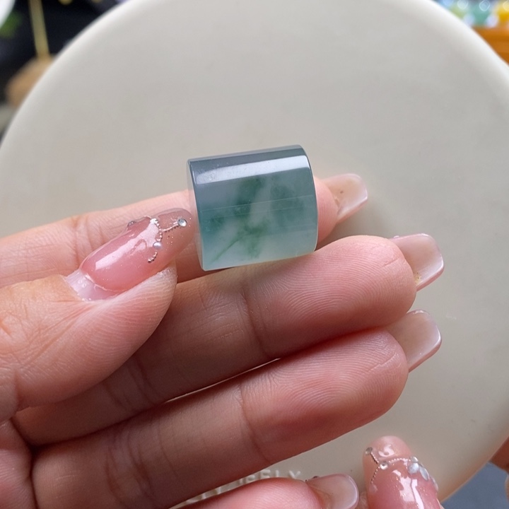 翡翠吊坠(不含链)未镶嵌翡翠冰蓝飘花桶珠