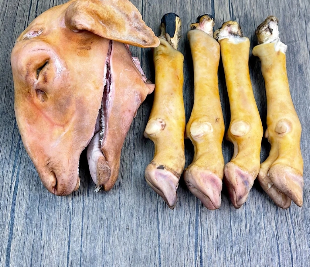 火烧羊蹄去毛囊带蹄筋羊头送料包可切割麻辣羊蹄材料批发