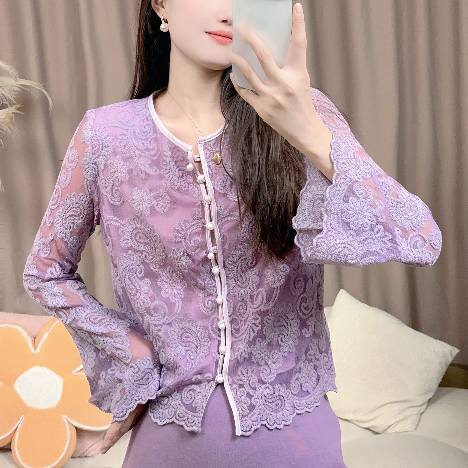 【柔光曲线】修身设计钉钻打底上衣