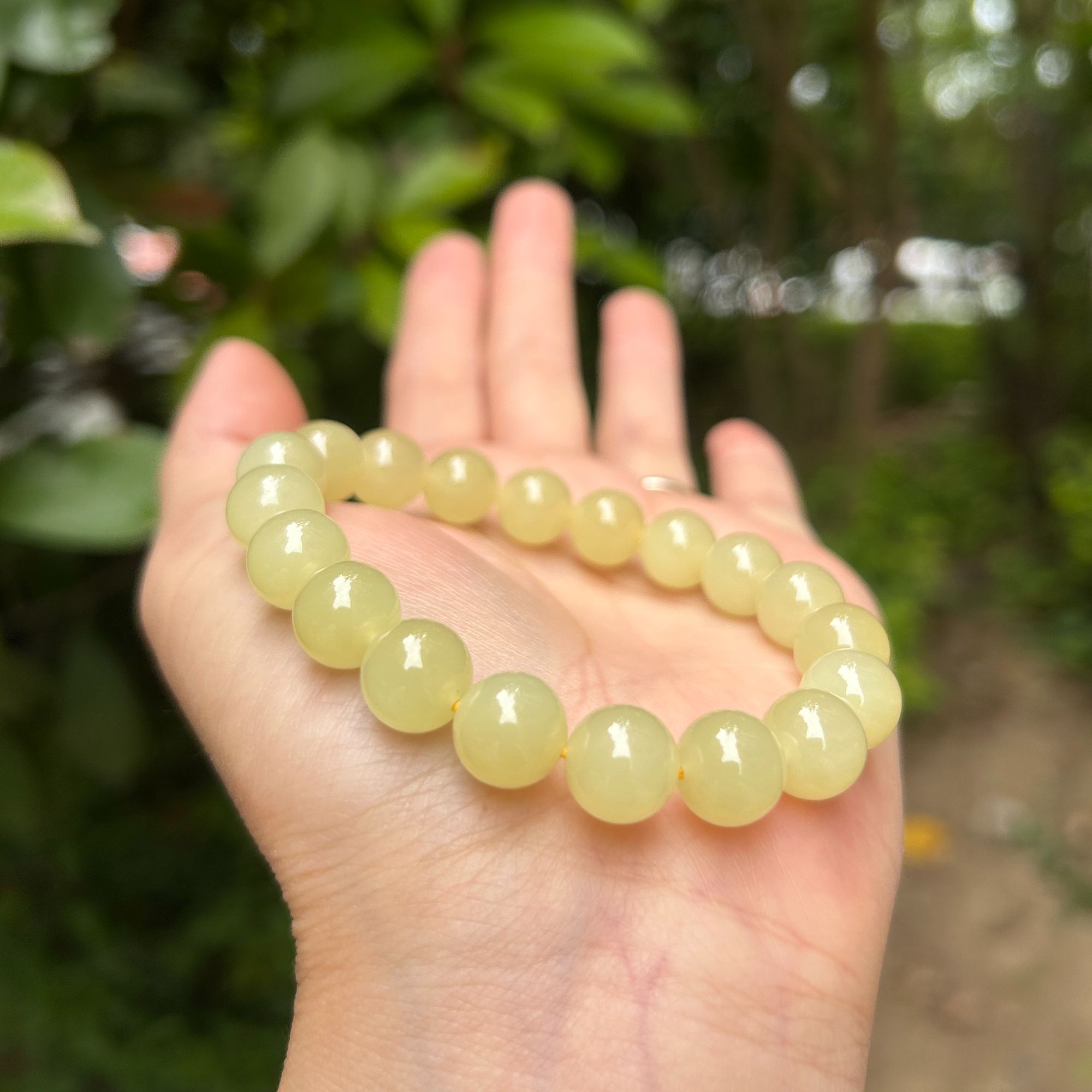 新疆和田玉若羌黄口料圆珠百搭款手串卡9-10mm多样性发其一