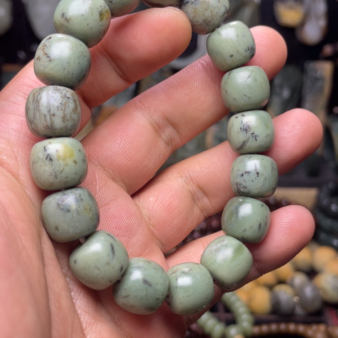 岫岩河磨玉（透闪石质玉）未镶嵌颈饰13×14