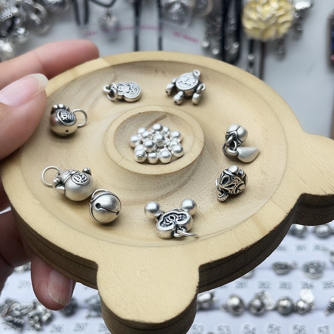 足银足银999小配件做脚链酒红