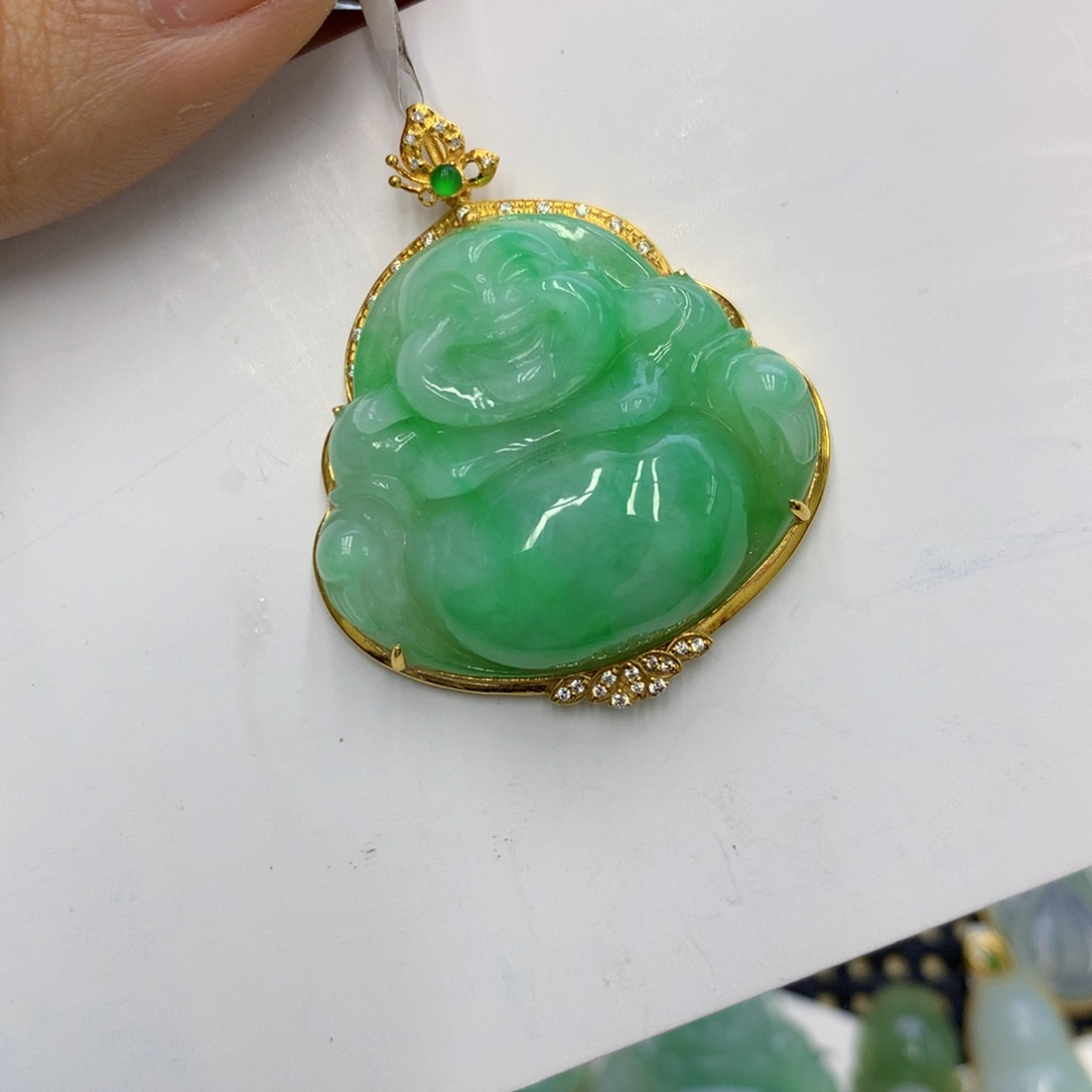 翡翠颈饰18K金镶嵌阿*翡翠