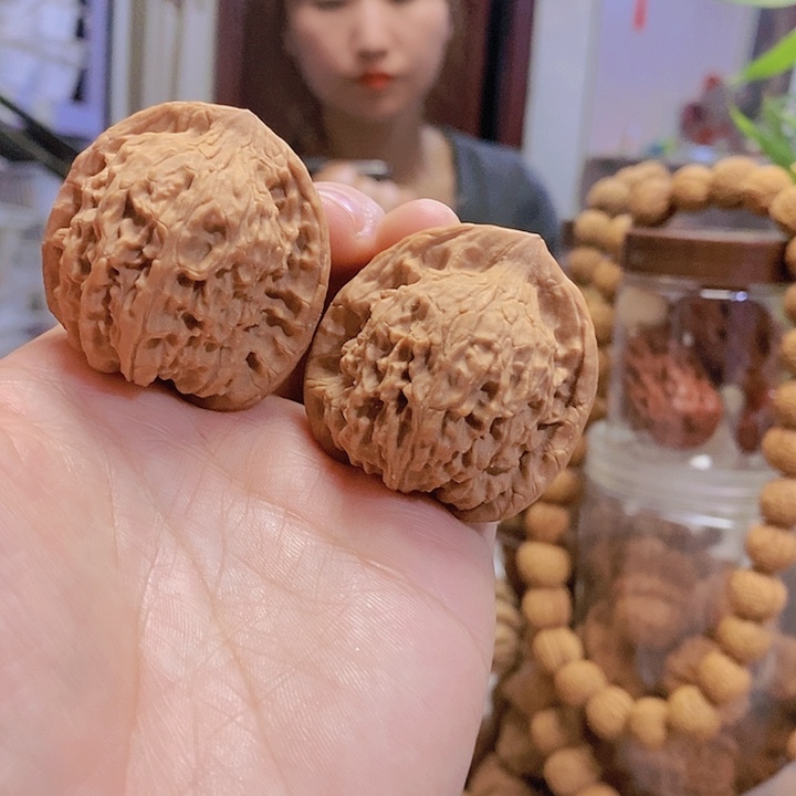 【闪购商品】文玩核桃把件40红狮子