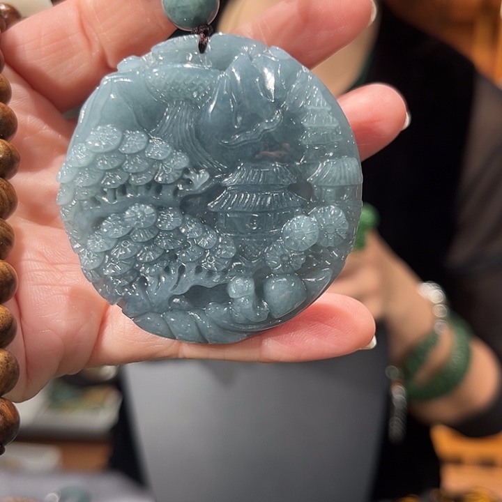 颈饰未镶嵌和田玉（糖玉）