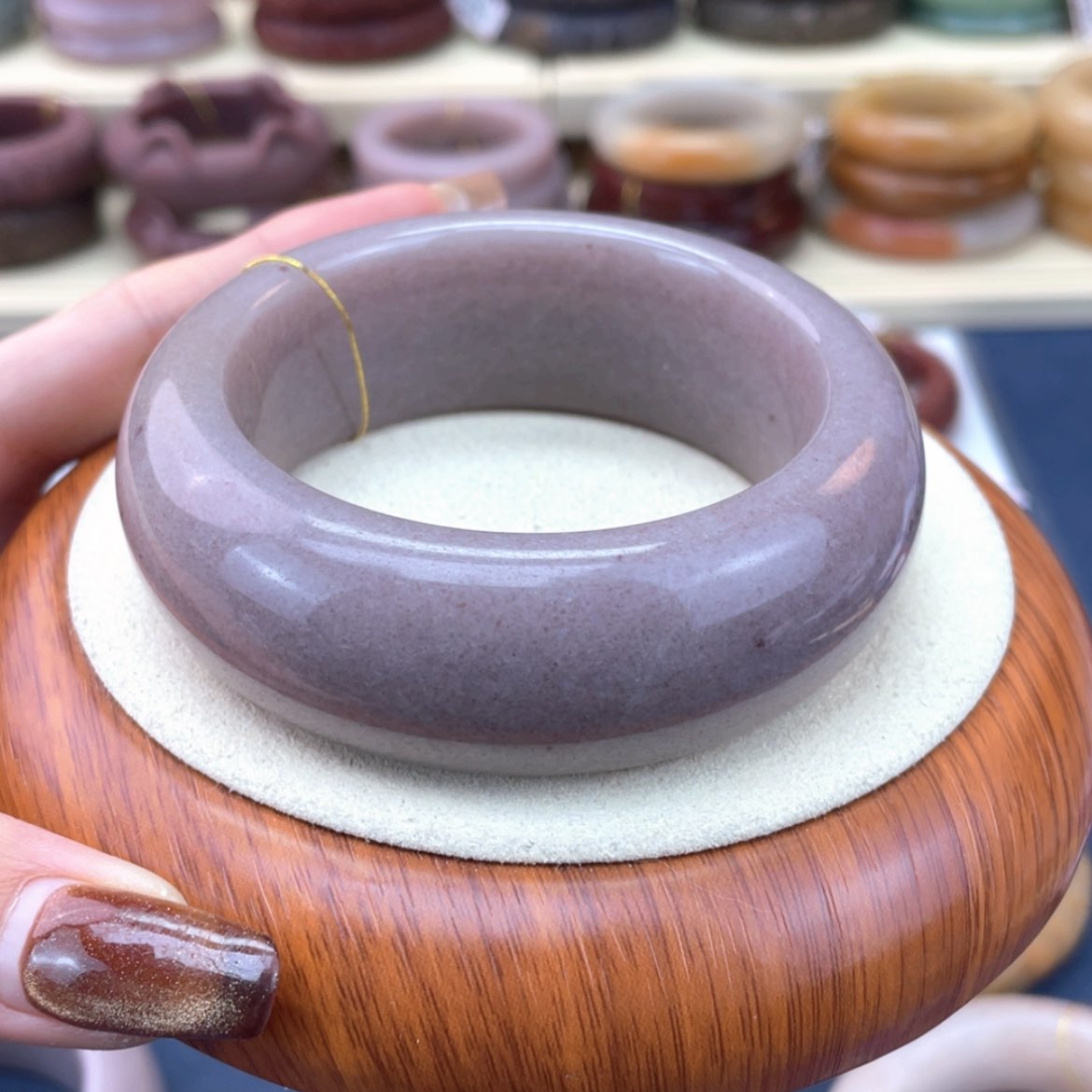 【闪购商品】石英质玉手镯未镶嵌